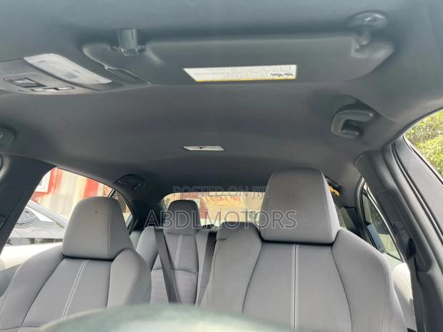 Toyota Corolla SE 2020 Blue