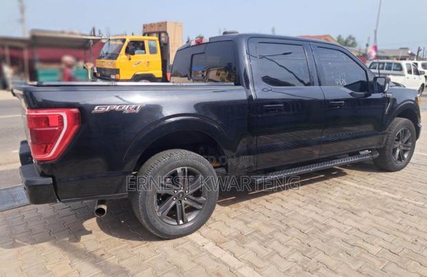 Ford F-150 XLT 2022 Black