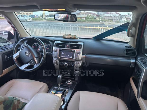 Toyota 4-Runner SR5 Premium 4dr 4x4 (4.0L 6cyl 5A) 2016 Red