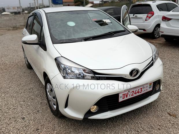 Toyota Vitz 1.3 FWD 5dr 2015 White