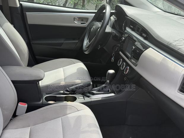 Toyota Corolla LE 4dr Sedan (1.8L 4cyl CVT) 2016 Gray