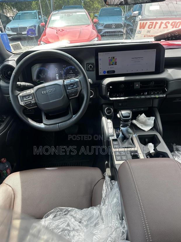 Toyota Land Cruiser 2026 White