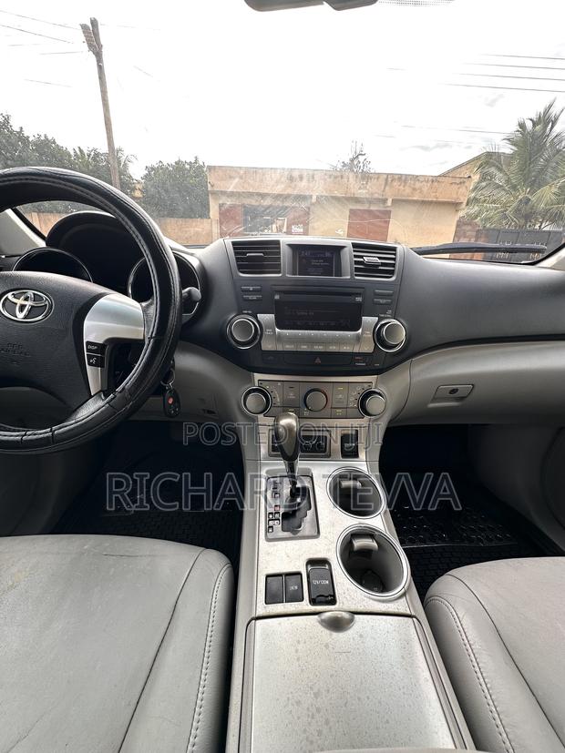 Toyota Highlander Limited 4dr SUV AWD (3.5L 6cyl 6A) 2015 Black