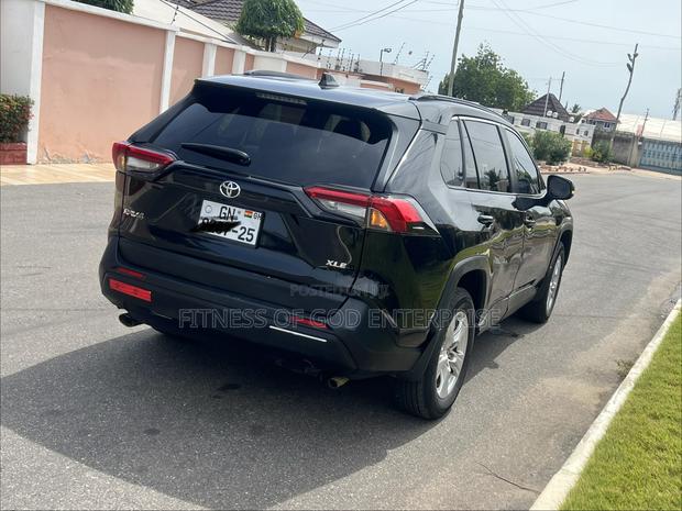 Toyota RAV4 LE AWD 2019 Black