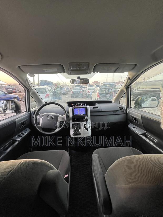 Toyota Voxy 2012 White