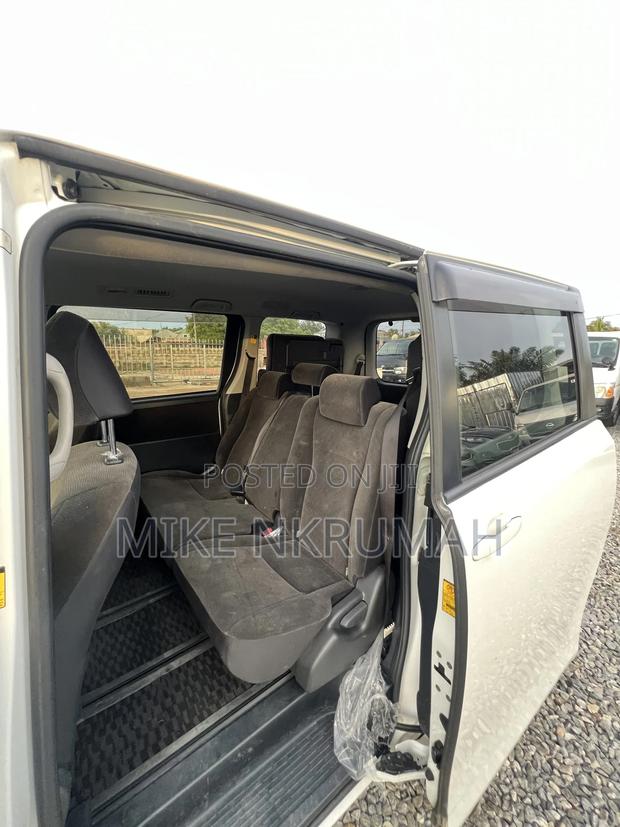 Toyota Voxy 2012 White