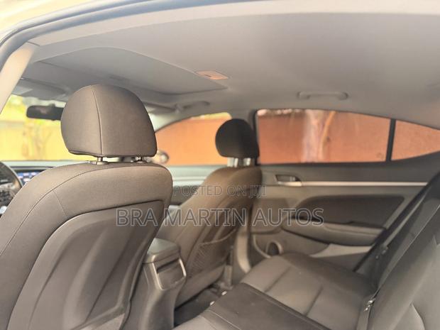 Hyundai Elantra Limited 2018 White