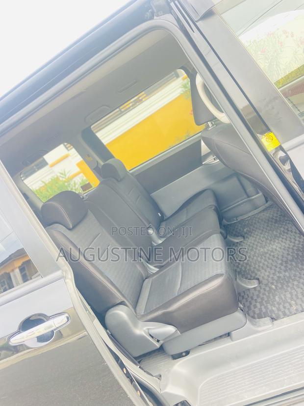 Toyota Voxy 2010 Black