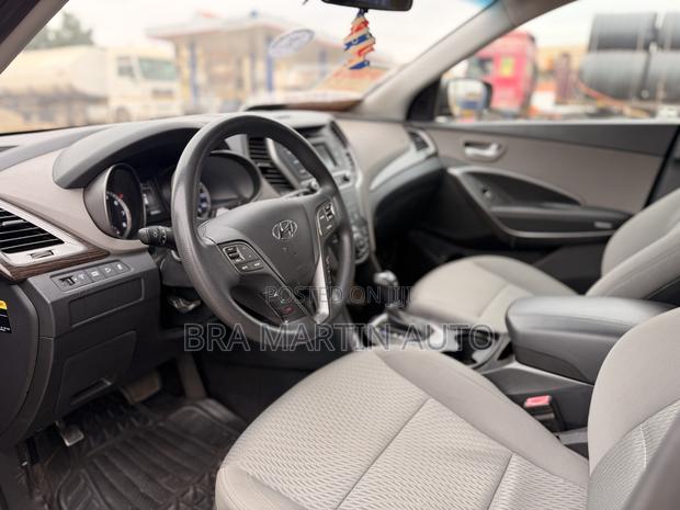 Hyundai Santa Fe SE AWD 2017 Black