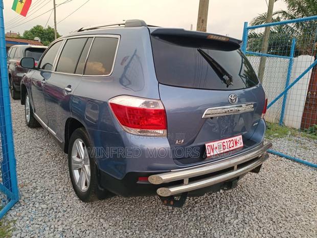 Toyota Highlander 3.5L 4WD 2013 Blue