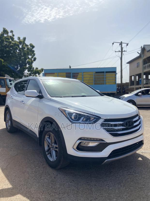 Hyundai Santa Fe 2017 White