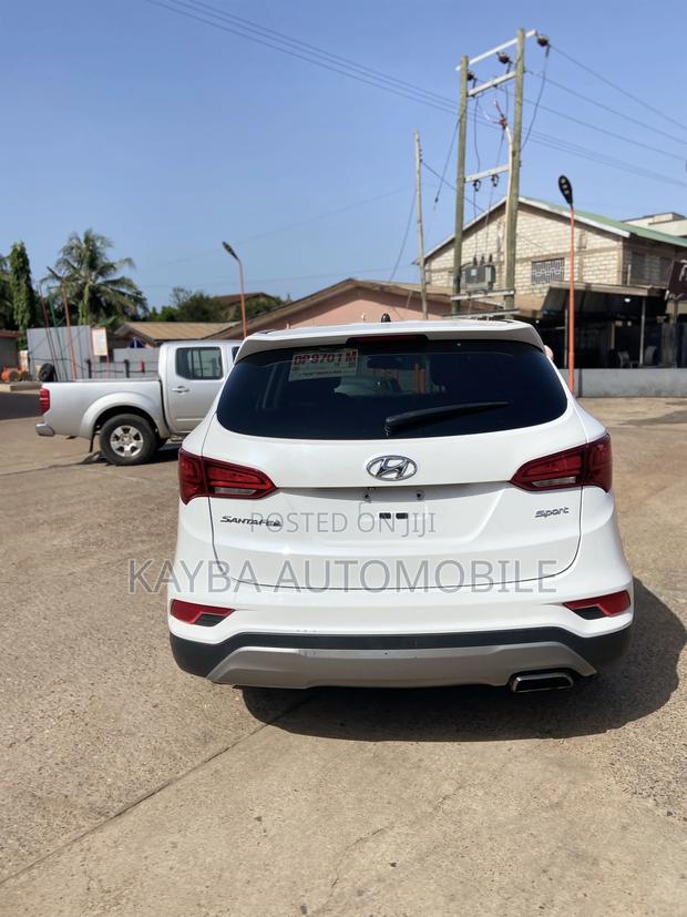 Hyundai Santa Fe 2017 White