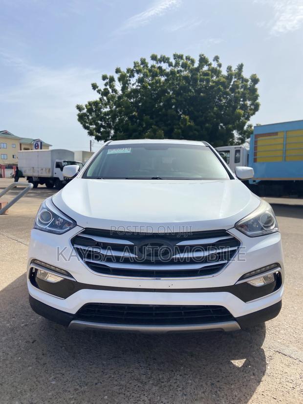 Hyundai Santa Fe 2017 White