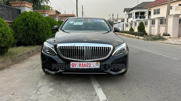 Mercedes-Benz C300 2017 Black