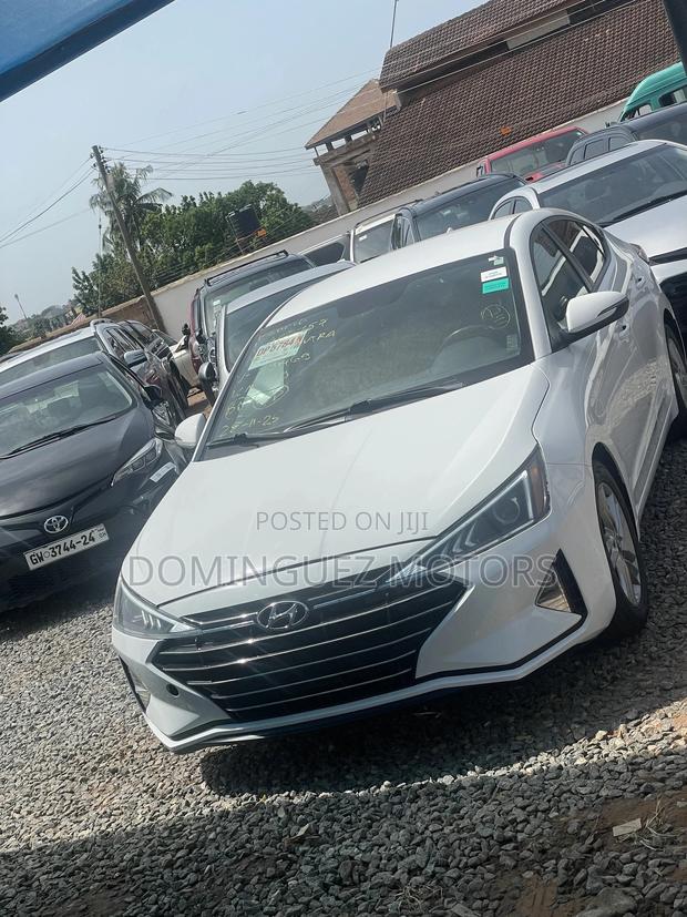 Hyundai Elantra 2019 White