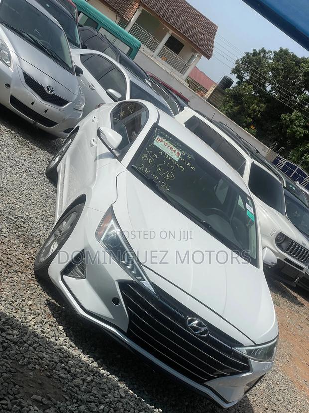 Hyundai Elantra 2019 White