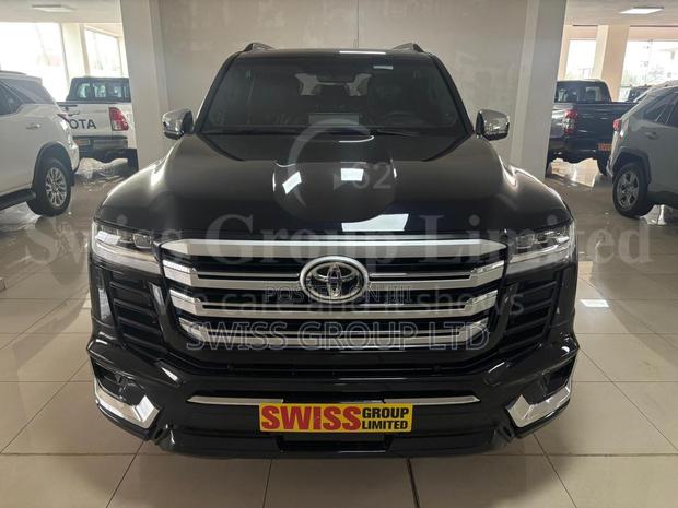 New Toyota Land Cruiser LC300 2025 Black