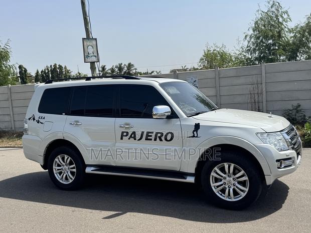 Mitsubishi Pajero V90 3.8 V6 GLS/GLX 2019 White