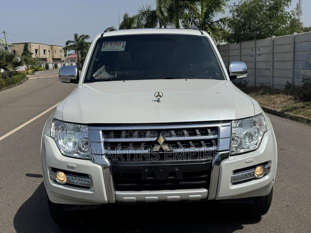 Mitsubishi Pajero V90 3.8 V6 GLS/GLX 2019 White