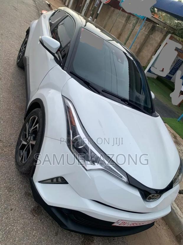Toyota C-HR XLE FWD 2019 White