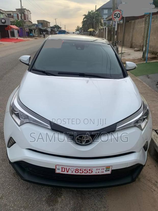 Toyota C-HR XLE FWD 2019 White