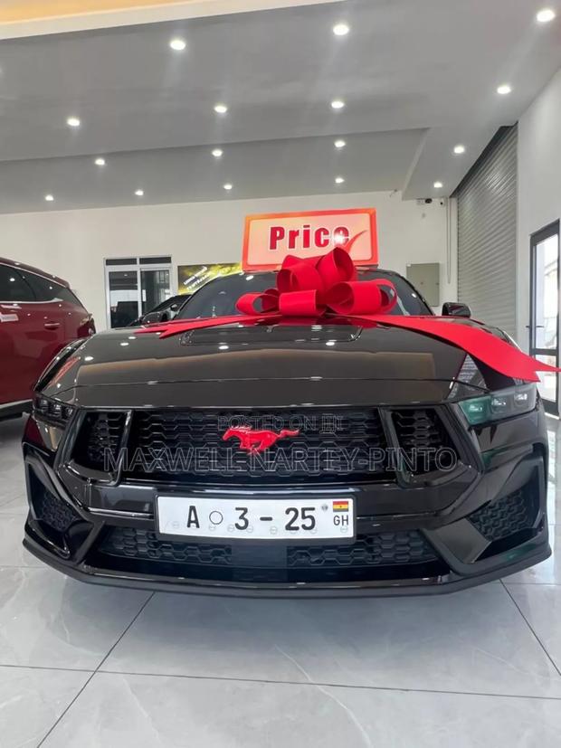 Ford Mustang 2024 Black