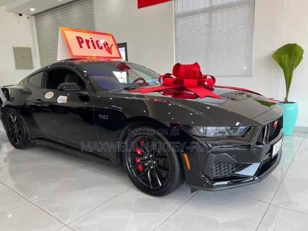 Ford Mustang 2024 Black