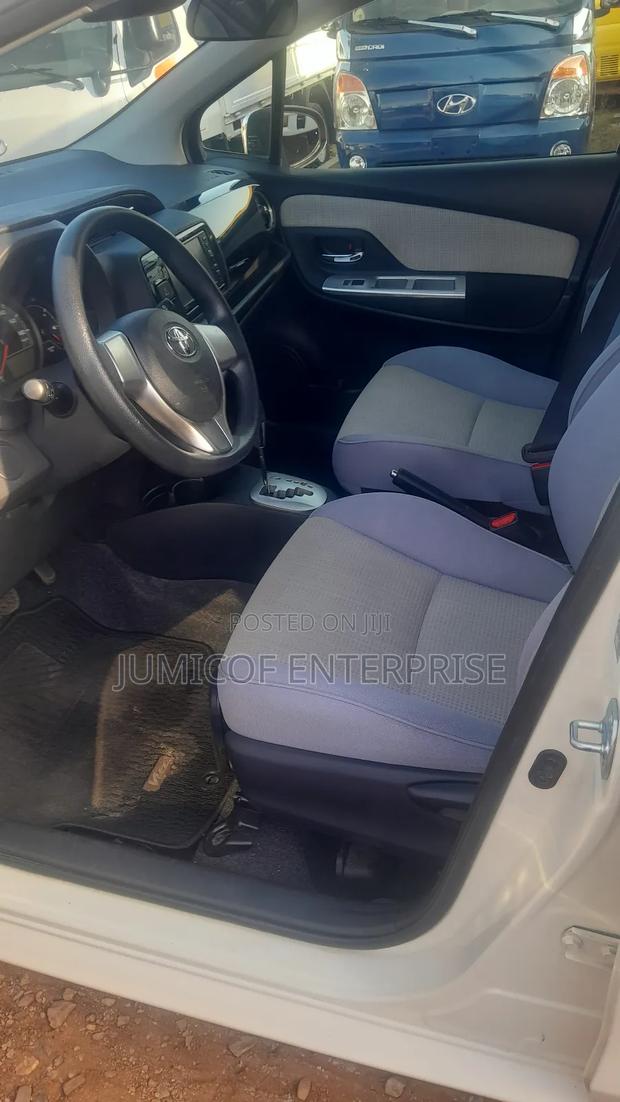 Toyota Vitz 2015 Pearl