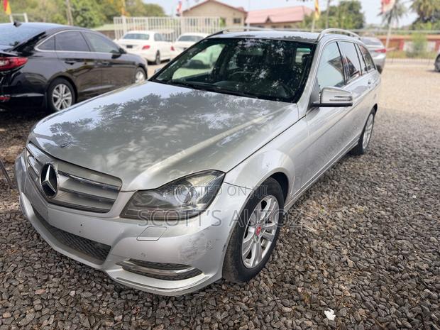 Mercedes-Benz C180 2013 Silver