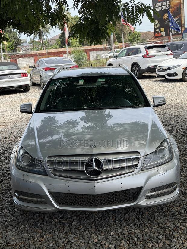 Mercedes-Benz C180 2013 Silver