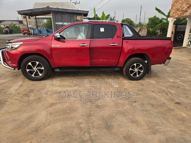 Toyota Hilux Revo Double Cab Petrol 2.7 AWD 2018 Red