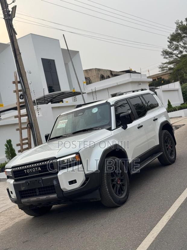 Toyota Land Cruiser Prado 2.7 2024 White