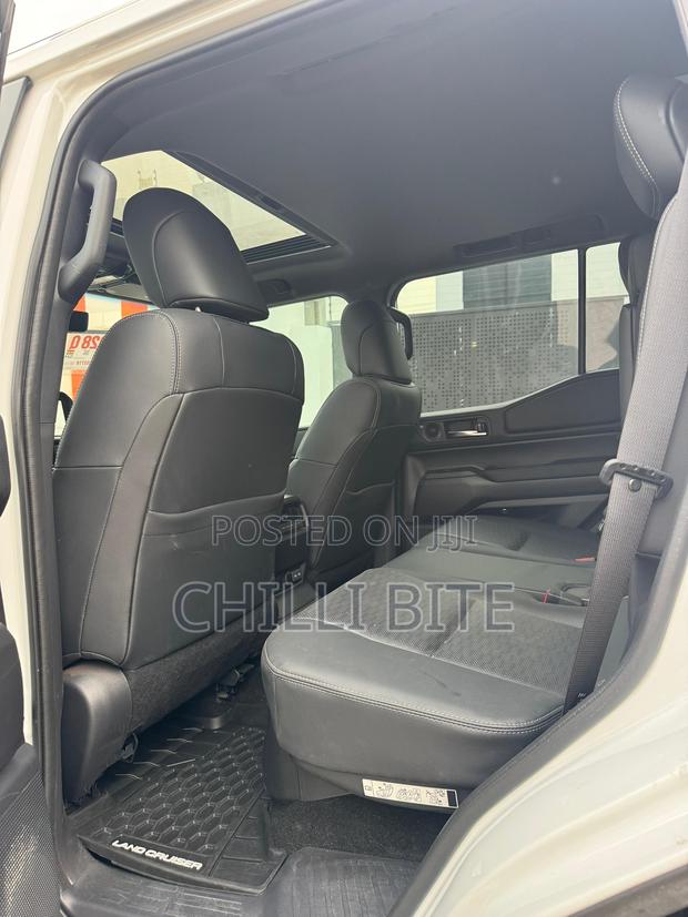 Toyota Land Cruiser Prado 2.7 2024 White