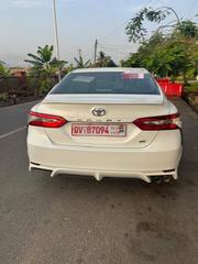 Toyota Camry SE (2.5L 4cyl 8A) 2019 White for sale