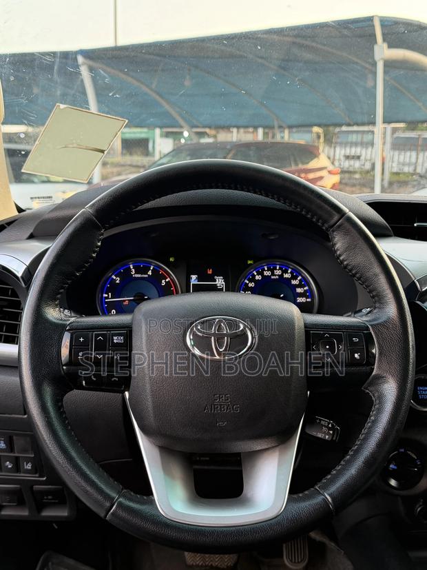 Toyota Hilux 2018 Black