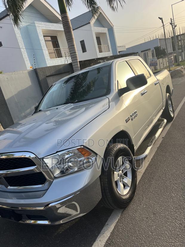 Dodge RAM 1500 5.7 Petrol RWD 2017 Silver
