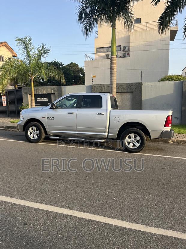 Dodge RAM 1500 5.7 Petrol RWD 2017 Silver