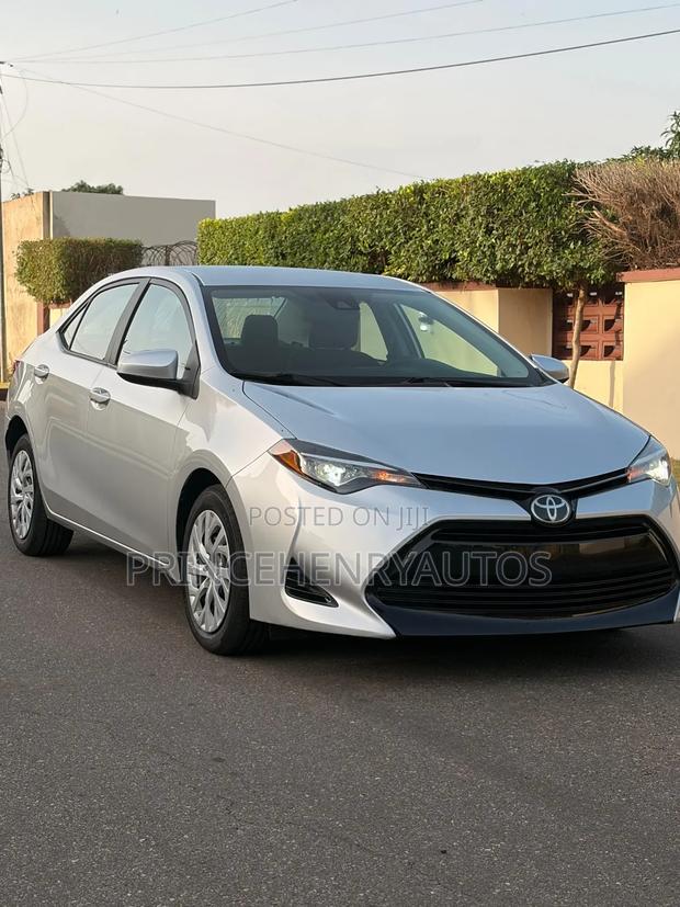 Toyota Corolla 2018 Silver