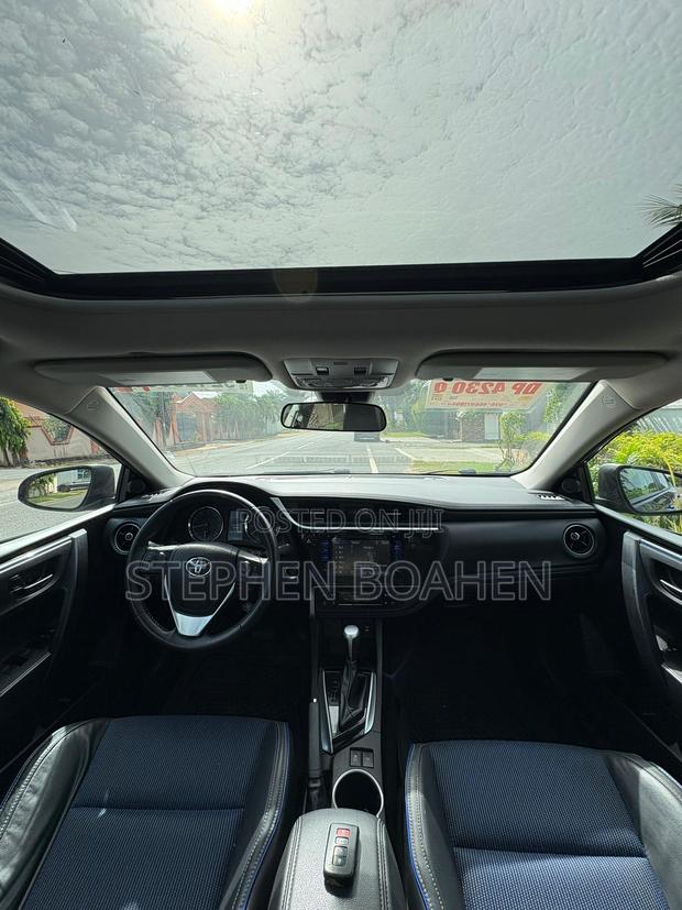 Toyota Corolla SE (1.8L 4cyl 6M) 2019 Blue