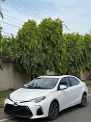 Toyota Corolla SE (1.8L 4cyl 6M) 2018 White for sale