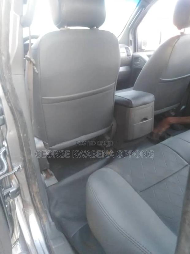 Nissan Navara 3.0 Automatic 2011 Silver