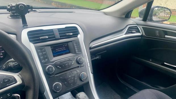 Ford Fusion Titanium FWD 2016 Gray