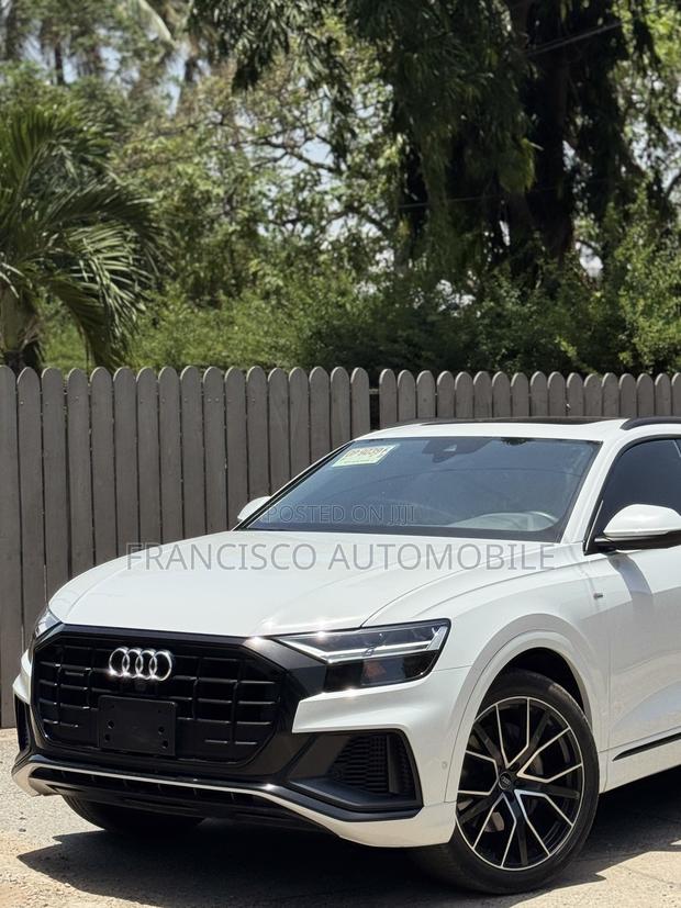 Audi Q8 2021 White