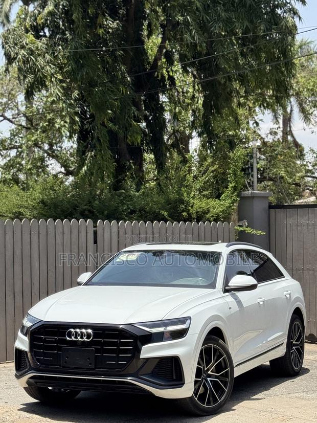 Audi Q8 2021 White