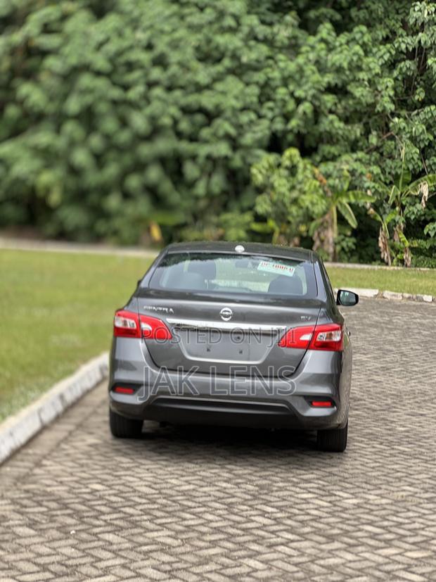 Nissan Sentra S 2018 Gray