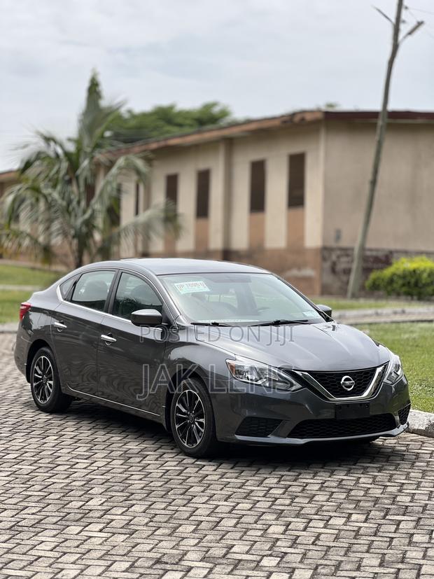Nissan Sentra S 2018 Gray
