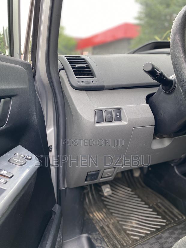 Toyota Voxy 2012 Silver
