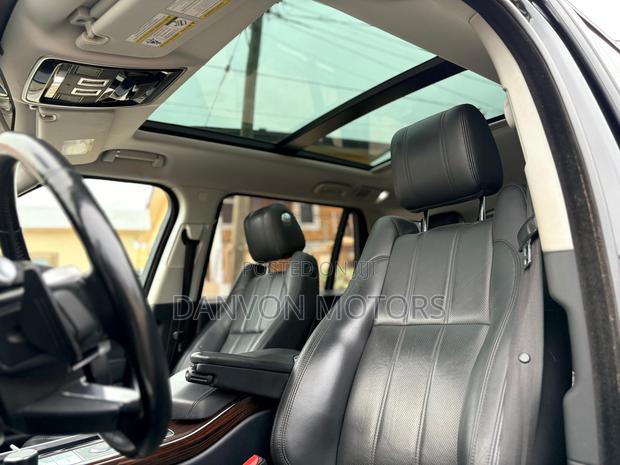 Land Rover Range Rover Vogue 2016 Black