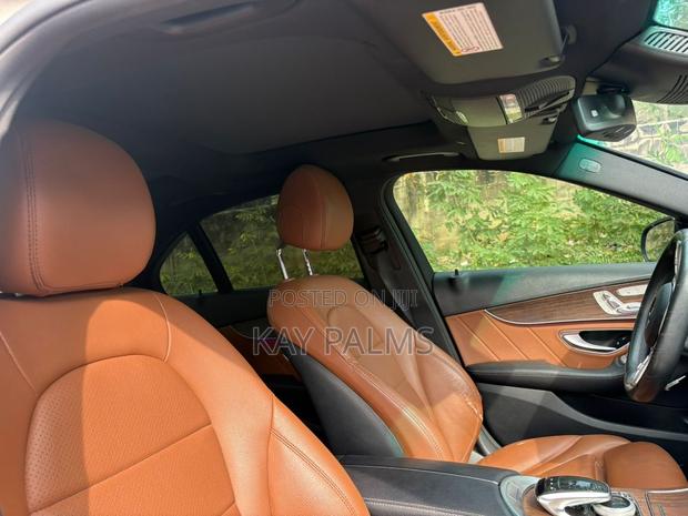 Mercedes-Benz C300 2020 Brown