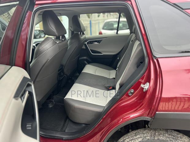 Toyota RAV4 Limited AWD 2019 Red